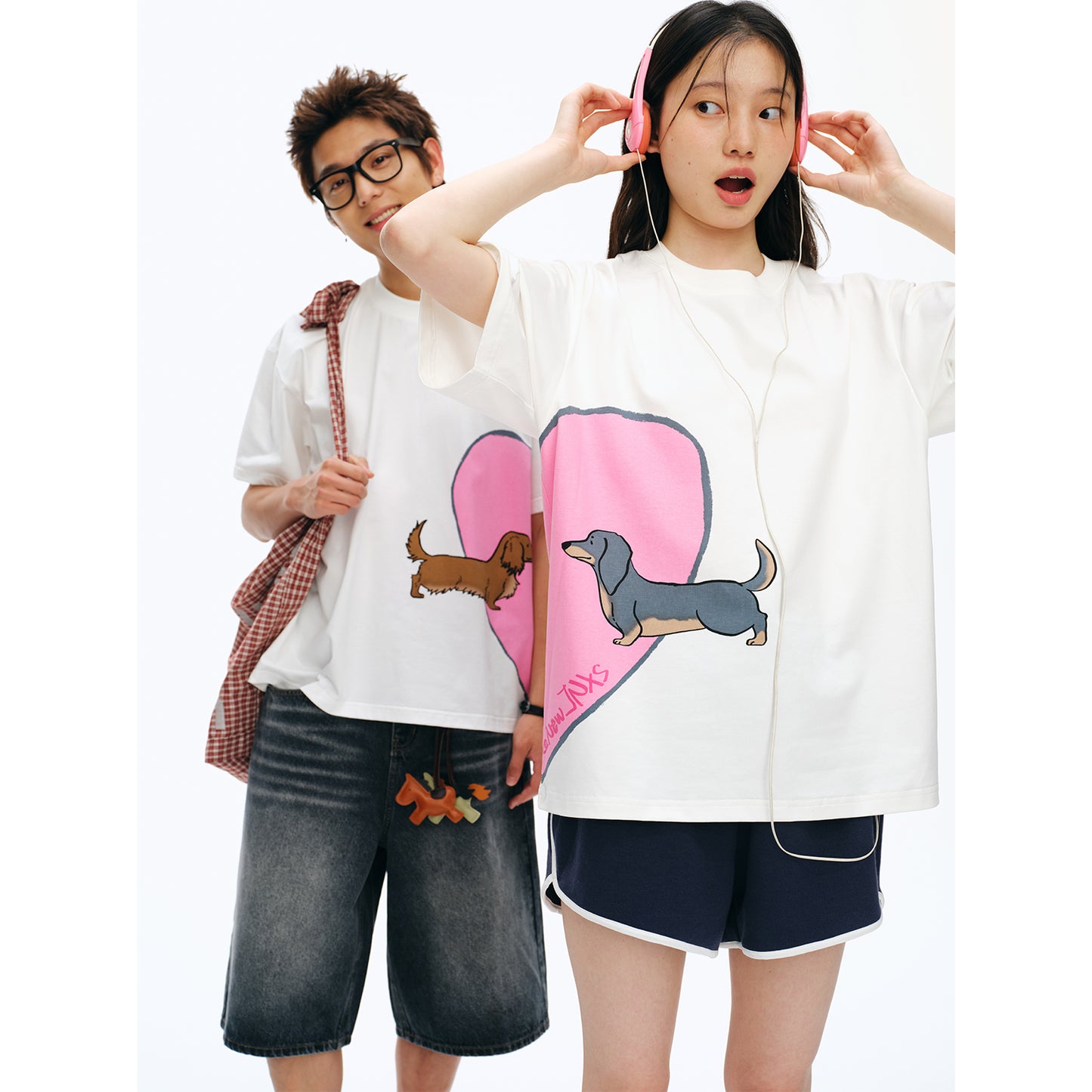 NewJNXS Dachshund Heart Couple Tee