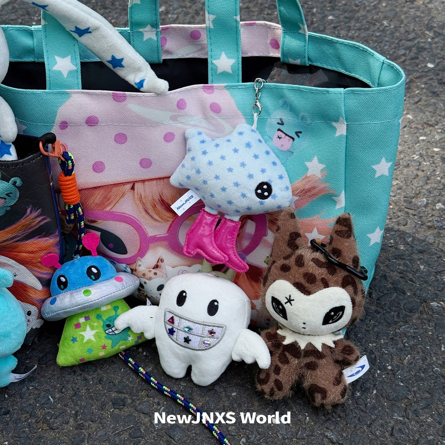 NewJNXS World Blue UFO Creature Plush Bag Charm