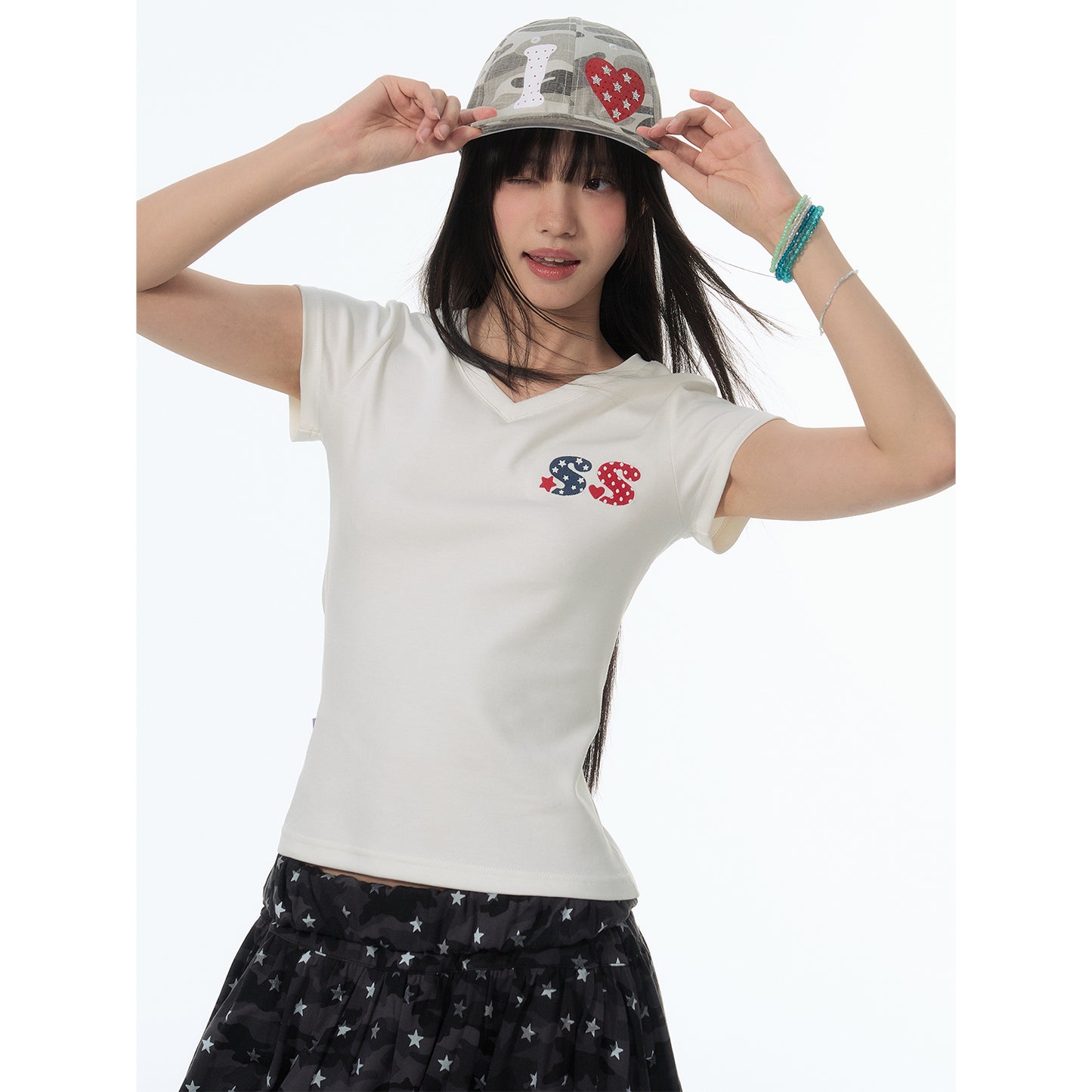 NewJNXS Polka Dot Embroidered V-Neck Slim-Fit T-Shirt